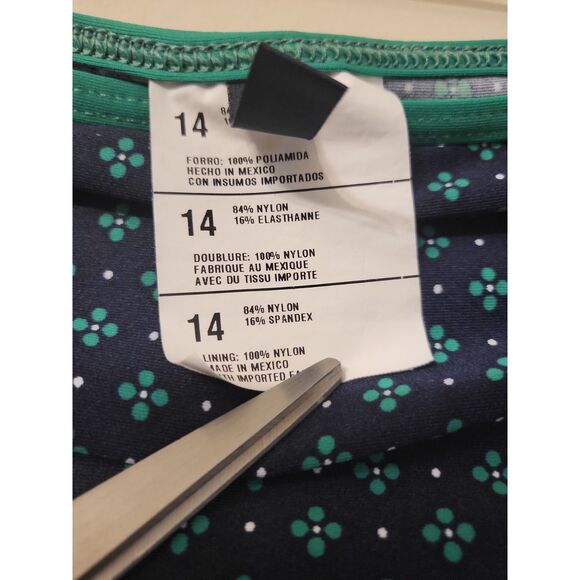 Pre Owned Women Nautica 2 PC Swimsuit Size 12/14 Green and Navy Padded Floral - Picture 9 of 9